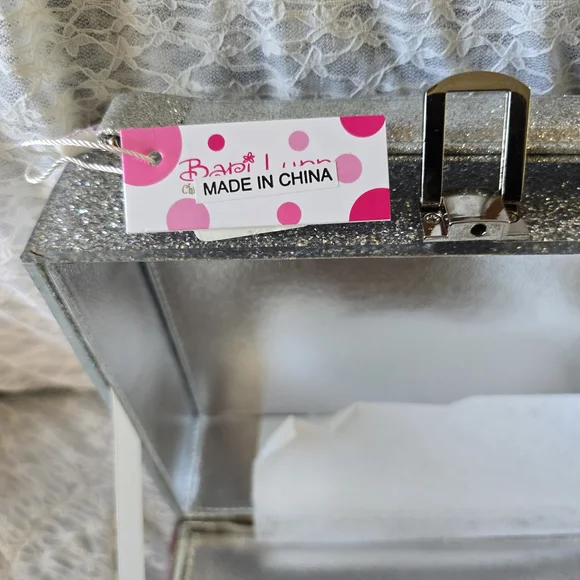 Bari LYNN Glittery Rainbow 'YUM!' Box - Picture 4 of 6